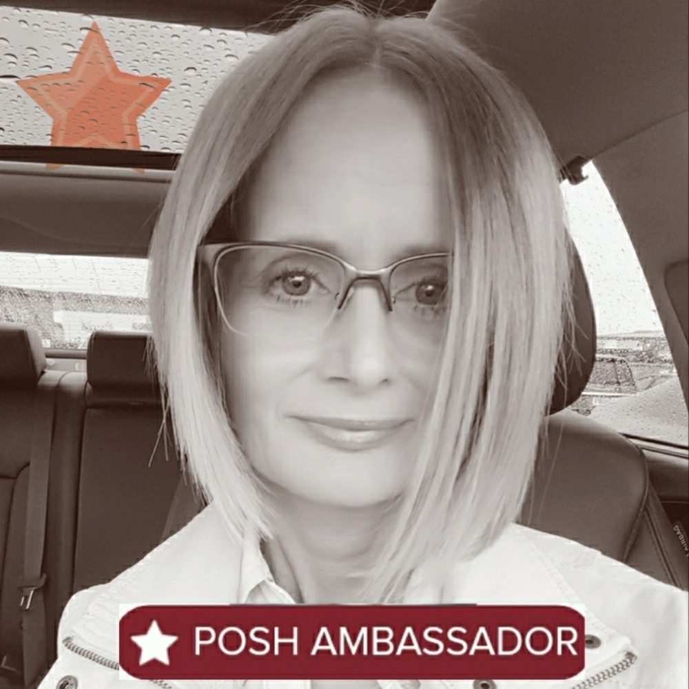 Posh Ambassador, Holly